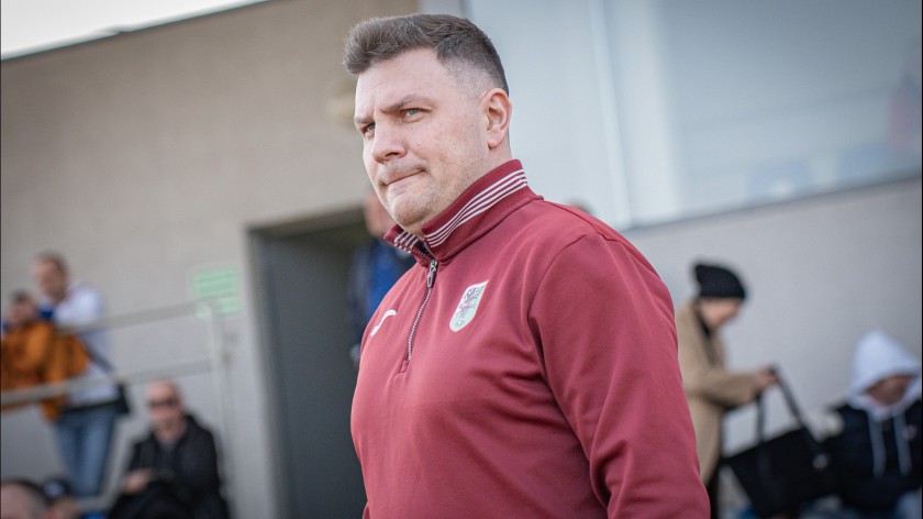 Sukces trenera z Tucholi i byłego szkoleniowca rezerw Chojniczanki. Tomasz Pozorski awansował z Sokołem Kleczew do II ligi