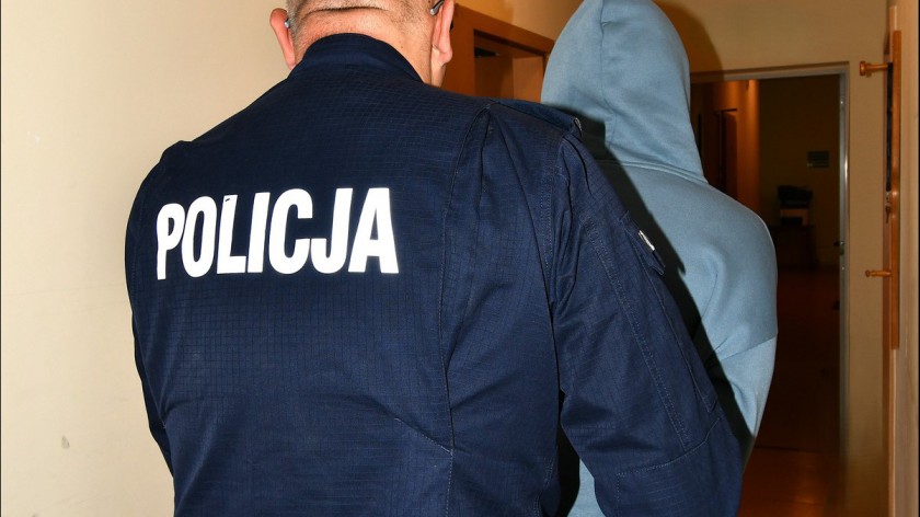 Napadli na 17-latka z Kościerzyny i zabrali mu pieniądze. Kościerska policja zatrzymała trzech sprawców rozboju
