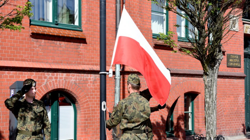Dziś 2.05 na chojnickim rynku obchody Dnia Flagi Rzeczypospolitej Polskiej. Będziemy również tradycyjnie rozdawać flagi