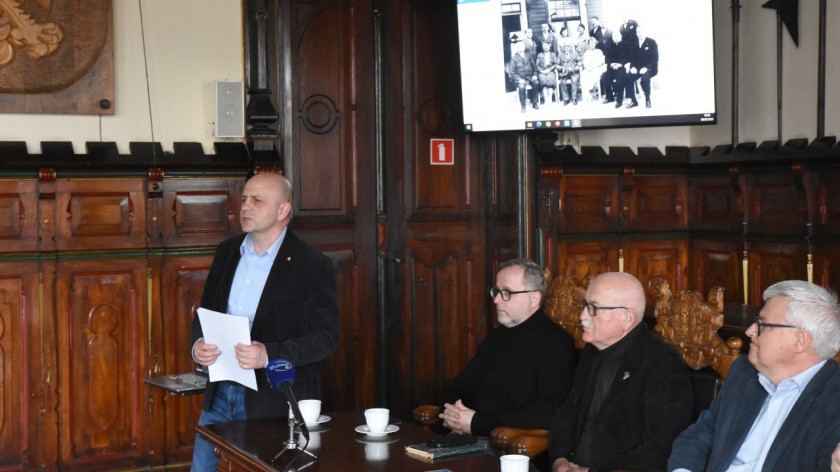 W chojnickim ratuszu zorganizowano spotkanie z okazji 80 rocznicy zakończenia II wojny światowej FOTO