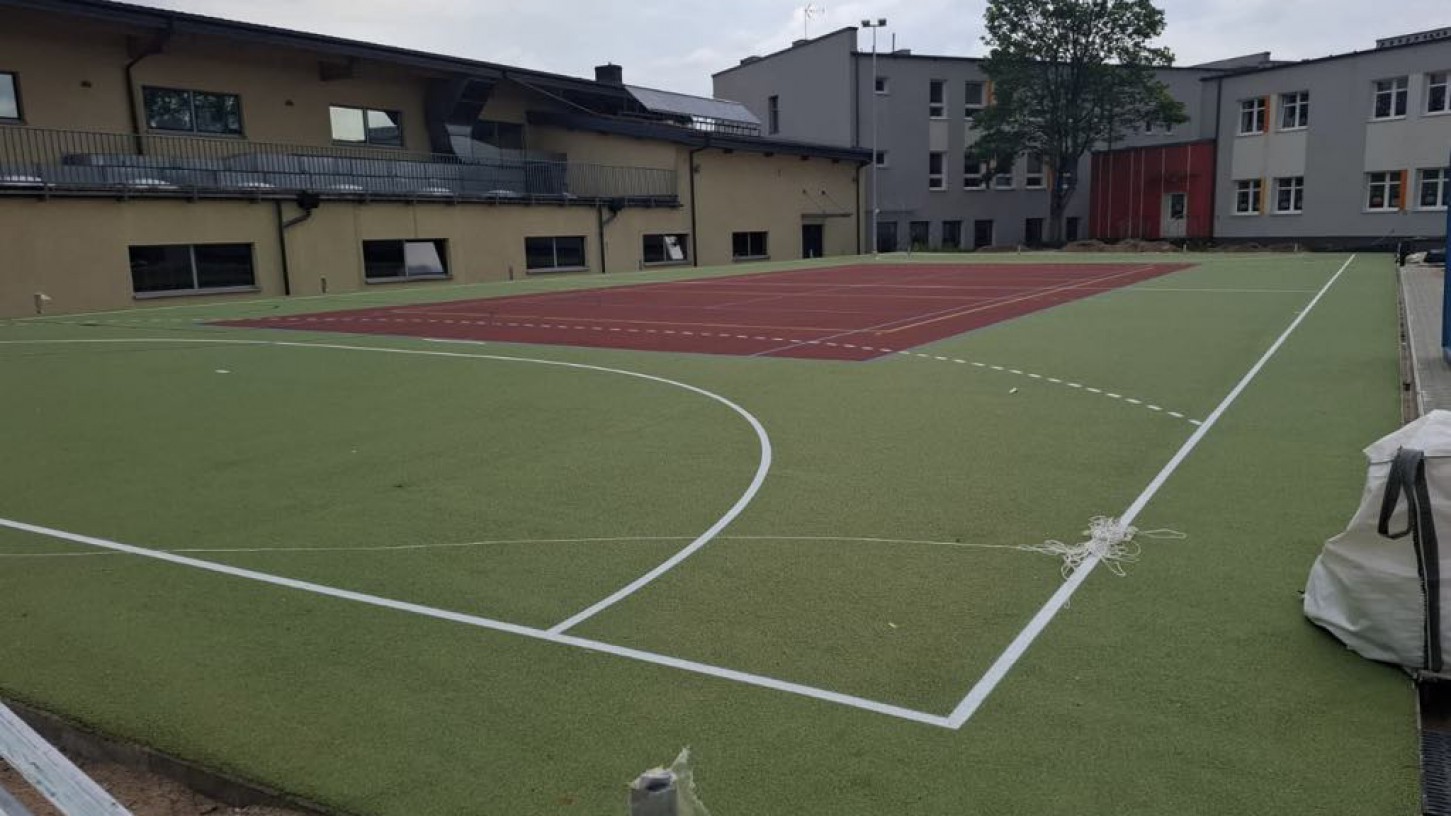 Nabiera tempa budowa kompleksu boisk sportowych w Nowej Karczmie