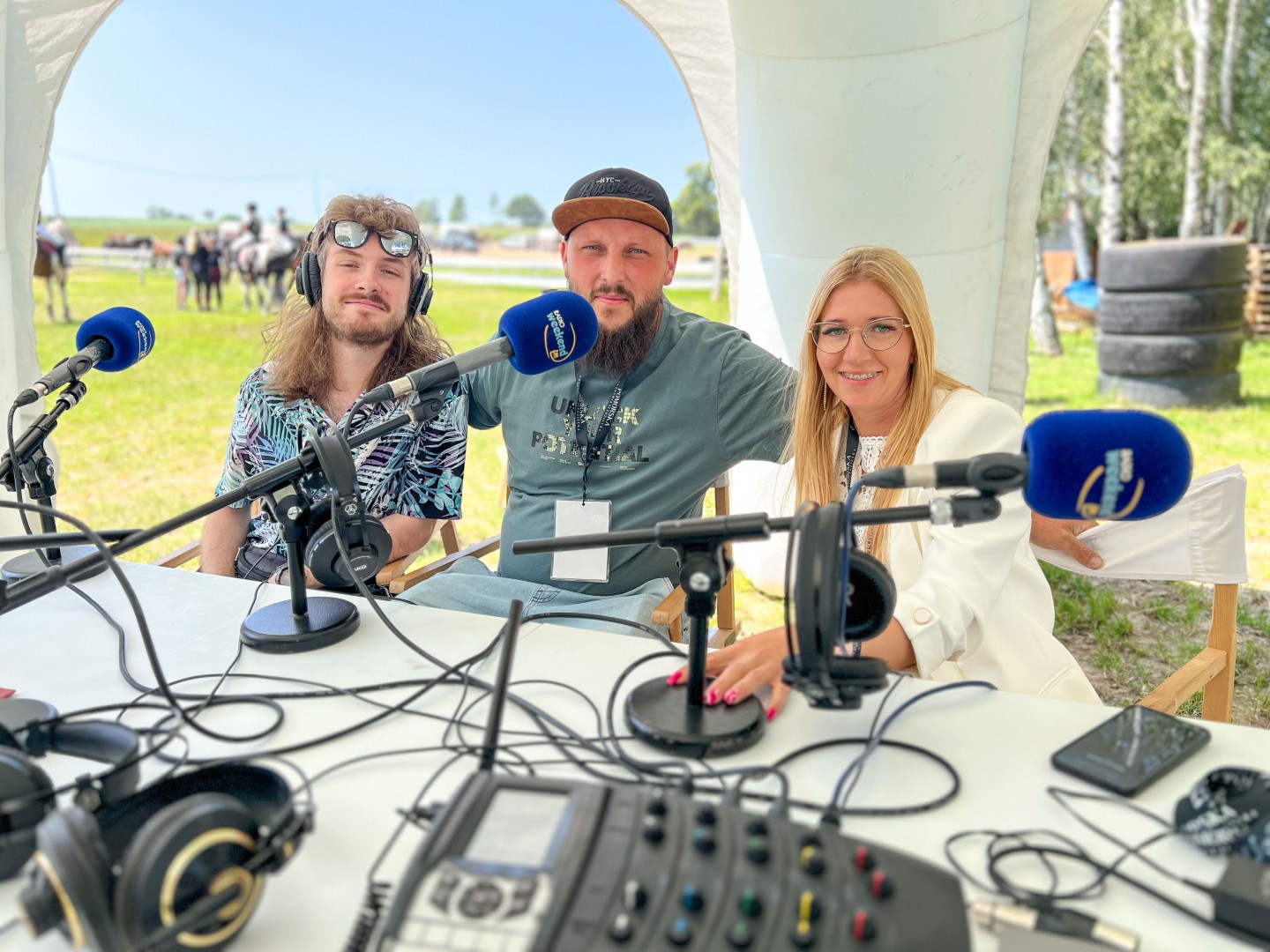 Zawody konne, atrakcje i koncerty. W Nieżywięciu ruszyła charytatywna impreza "Koniada" (RELACJE, FOTO)