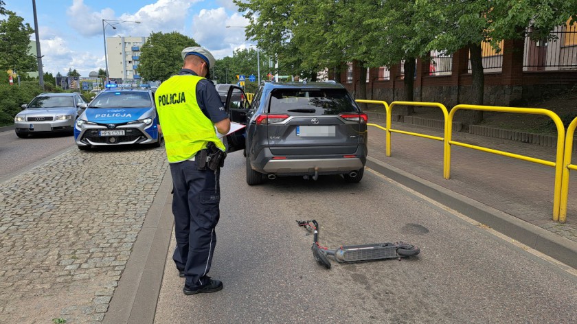Zderzenie elektrycznej hulajnogi i auta osobowego w Chojnicach bada policja AKTUALIZACJA