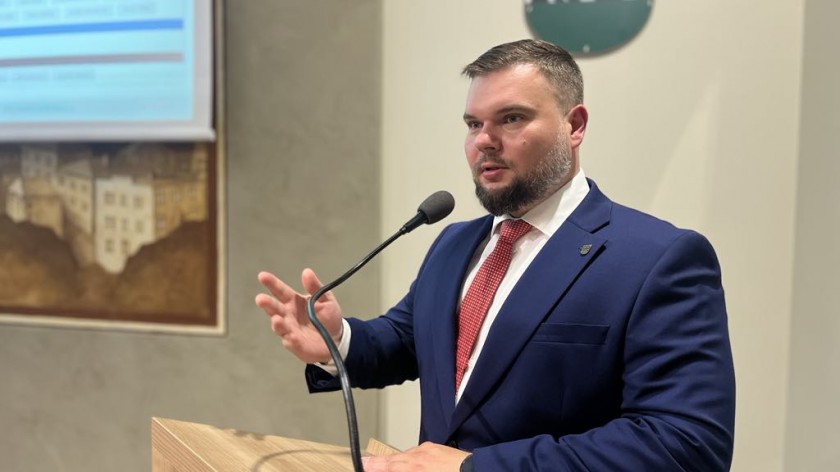 Burmistrz Kościerzyny Dawid Jereczek otrzymał absolutorium za wykonanie budżetu oraz wotum zaufania