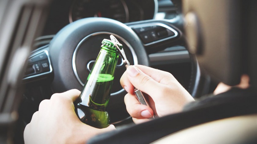 Pokłócił się z żoną i namawiał innych na spożywanie alkoholu. Potem wpadł pijany na ulicy w Bytowie
