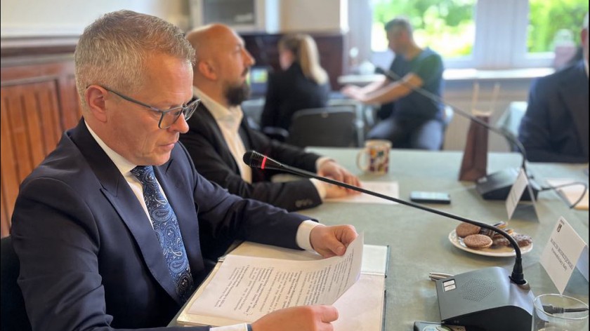 Radny Marcin Modrzejewski nie straci mandatu w Radzie Powiatu Kościerskiego. Nie było podstaw prawnych