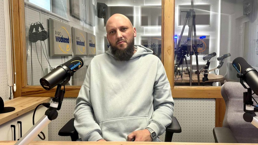 Sebastian Sikorski z Chojnic oraz SPACE BASH i Henio z Kościerzyny przedstawili wspólny numer w Weekend FM 
