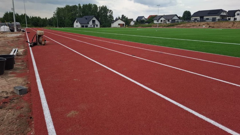 Nabiera tempa budowa kompleksu boisk sportowych w Nowej Karczmie