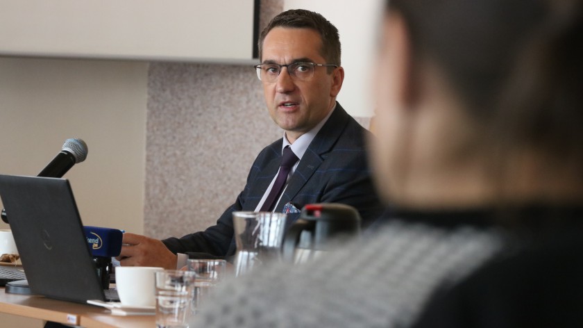 Absolutorium jednogłośne, wotum zaufania już niekoniecznie. Wójt Rzeczenicy Marcin Szulc rozliczony przez radnych