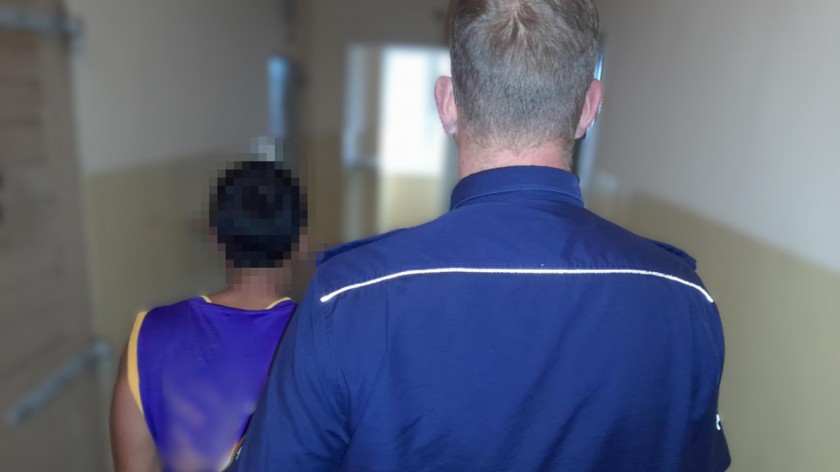 Kolumbijczyk wyrwał kobiecie portfel. Mężczyznę ujęła inna kobieta. Bez wahania ruszyła za złodziejem