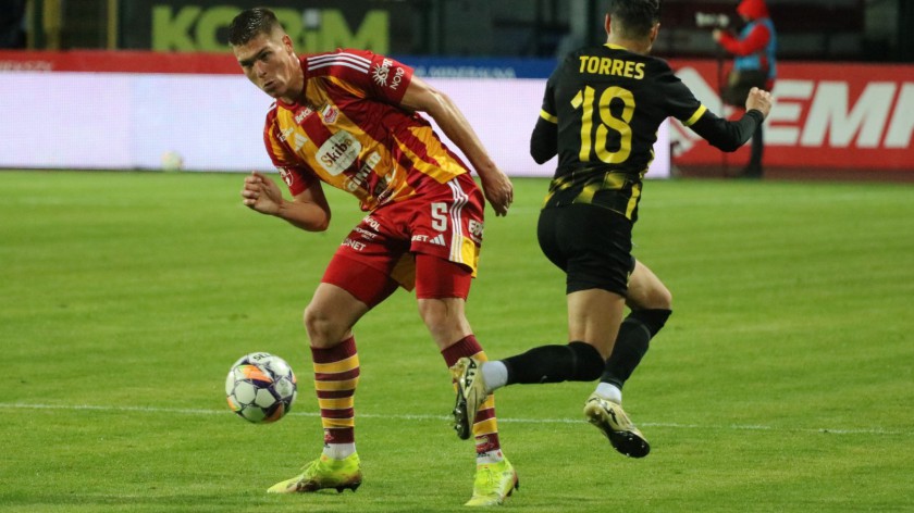 Mecz o awans do I ligi. Chojniczanka zagra z Wieczystą w Krakowie w finale baraży