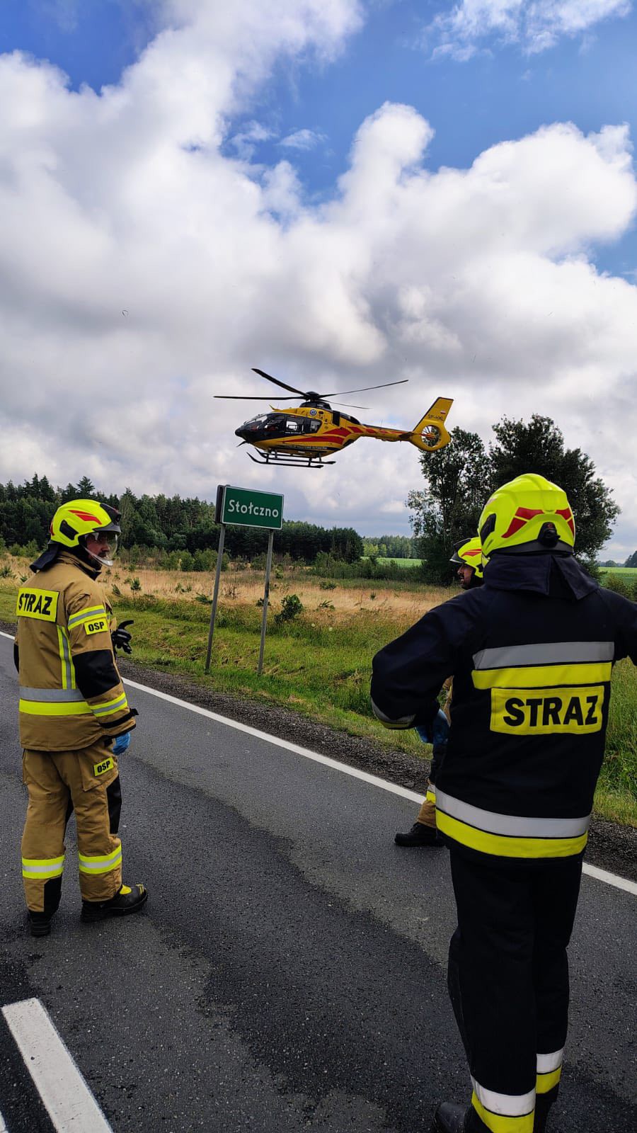 Tragiczny wypadek na DK 25 w Stołcznie w gminie Człuch&oacute;w. Nie żyje jedna osoba, pięć jest rannych (AKTUALIZACJA, FOTO)