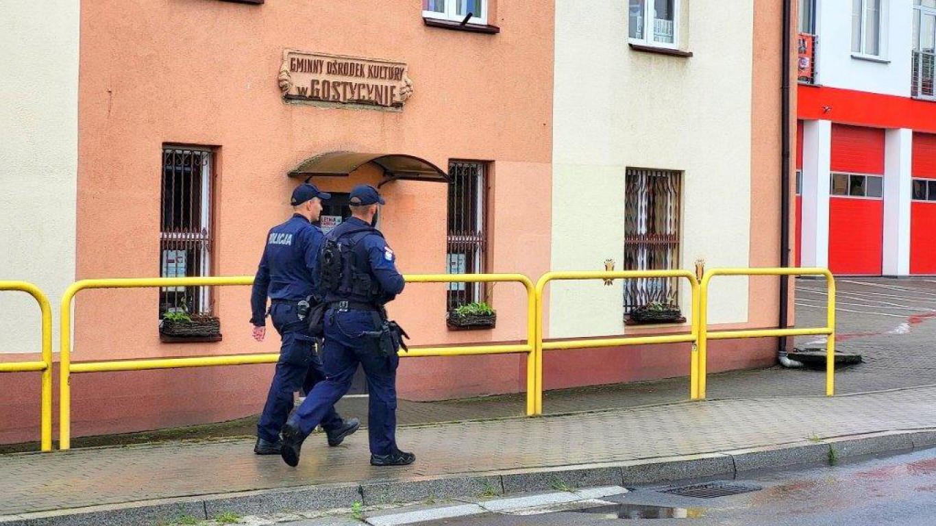 Tucholscy policjanci w og&oacute;lnopolskiej akcji "Kręci mnie bezpieczeństwo w lecie"