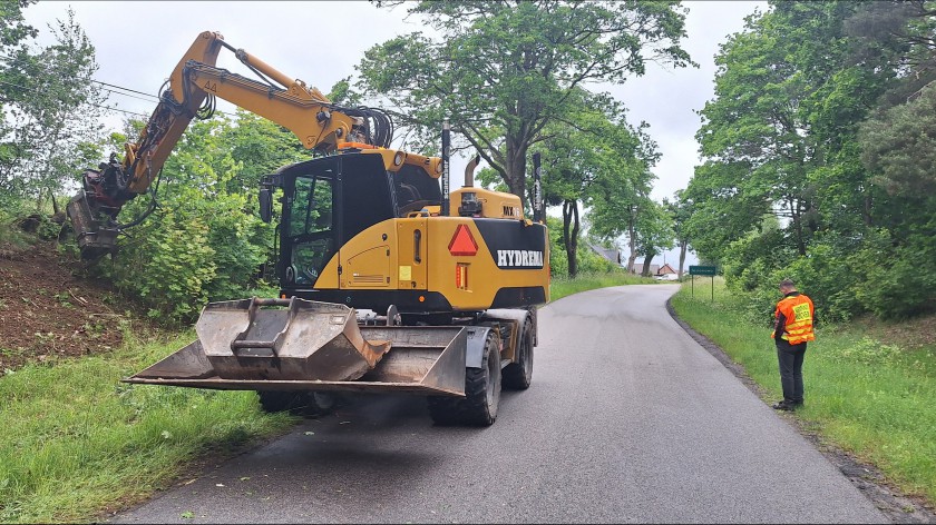 Drogowe inwestycje powiatu tucholskiego. Powstają trzy nowe odcinki ścieżek rowerowych