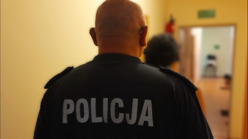 Wszczęła awanturę w domu znajomych, potem rzuciła się na policjantów. Kościerska policja zatrzymała agresywną 36-latkę