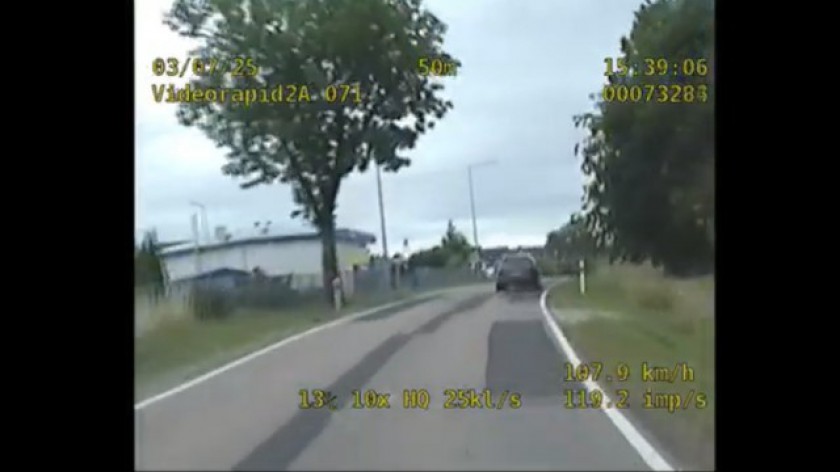 Kierująca audi przekroczyła prędkość w Parchowie. Kobiecie zatrzymano prawo jazdy na trzy miesiące WIDEO
