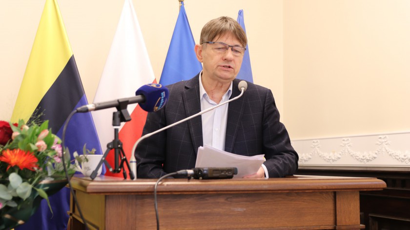 Jaka nazwa dla ronda w Kamionce koło Zamartego? Gmina Chojnice zapytała o to sztuczną inteligencję 
