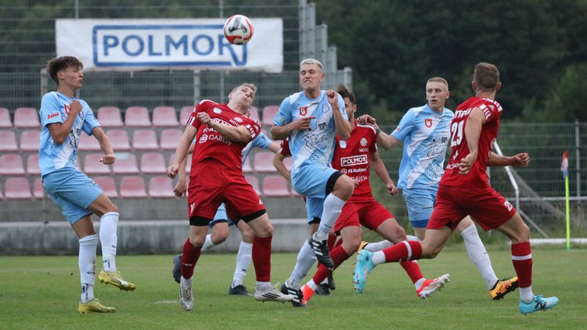 Bytovia Bytów pokonała Piasta Człuchów 21 w czwartoligowych derbach regionu. Zwycięzców się nie sądzi FOTO