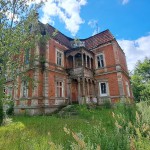   | Gmina Debrzno próbuje ratować zabytkową kamienicę. Budowlaniec określa, że jej stan jest "awaryjny"