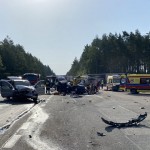   | Zderzenie dwóch aut na drodze krajowej 25 koło Sporysza. Siedem osób trafiło do szpitali (FOTO, AKTUALIZACJA)