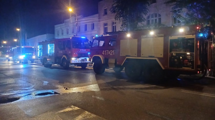 Nocny pożar w kamienicy na ulicy Dworcowej Czersku