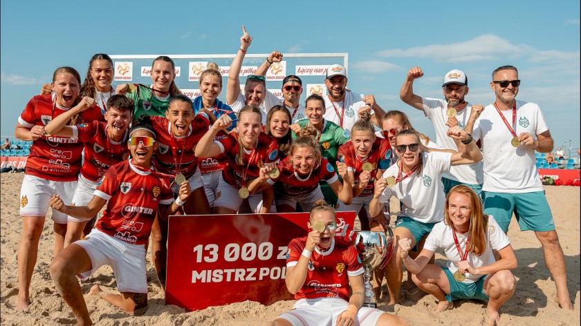 Red Devils Ladies Chojnice wracają na tron. Po 14 latach znów zostały mistrzyniami Polski w beach soccerze FOTO