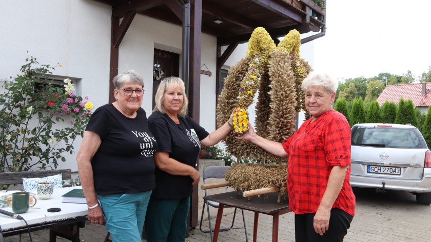 Wsie w gminie Chojnice przygotowują się do dożynek. Krojanty już kończą tradycyjny wieniec ROZMOWA