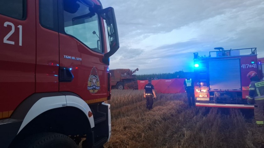 Ojciec najechał na syna kombajnem. Jest śledztwo w sprawie tragedii w Czyczkowach, w gminie Brusy