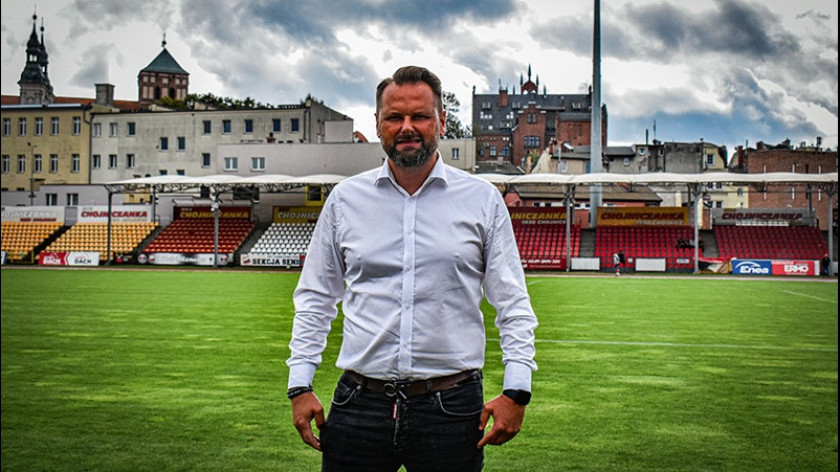Na początek proszę o wsparcie. Marek Brzozowski nowym trenerem Chojniczanki. Podpisał kontrakt do końca sezonu z opcją przedłużenia