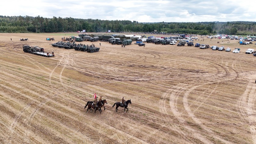 Weekend na szarży. Widowisko historyczno-militarne na polu szarży pod Krojantami ROZMOWY, FOTO