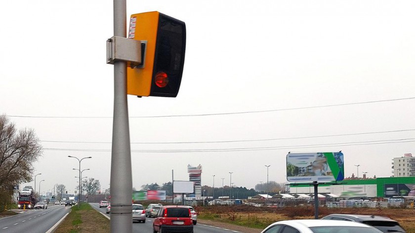 W Chrząstowie, w gminie Człuchów, stanie nowoczesny fotoradar. Zostanie zainstalowany przy drodze krajowej nr 22