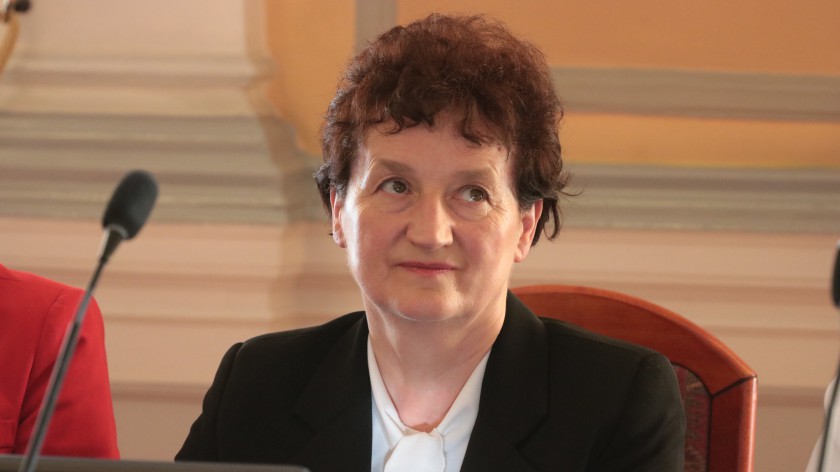 Zużyte opony nadal będą odbierane spod domów mieszkańców Człuchowa. Wniosek radnej nie zyskał poparcia