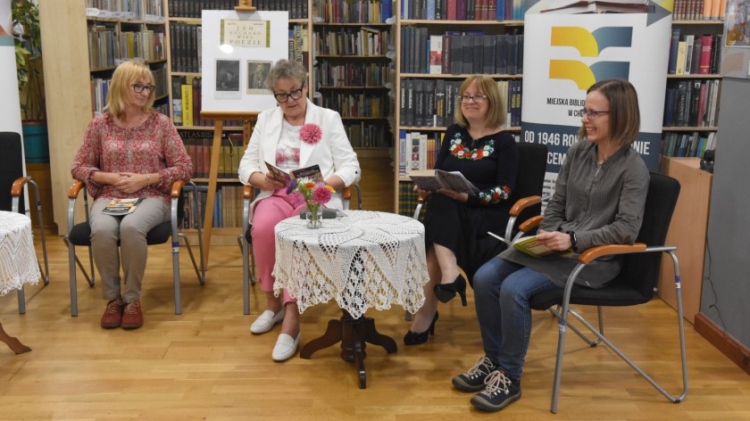 W Czytelni Miejskiej Biblioteki Publicznej w Chojnicach zorganizowano tegoroczne Narodowe Czytanie FOTO
