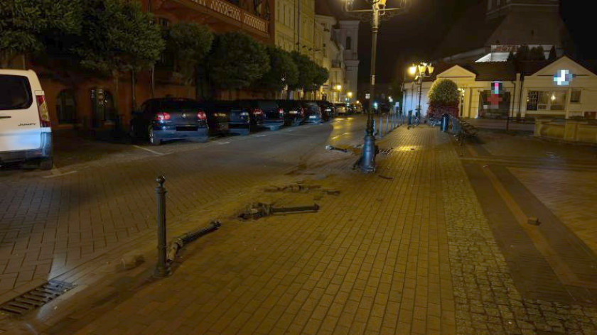 Jeden przyjechał pijany do sklepu, drugi skosił słupki na Starym Rynku. Pijani kierowcy złapani w powiecie chojnickim