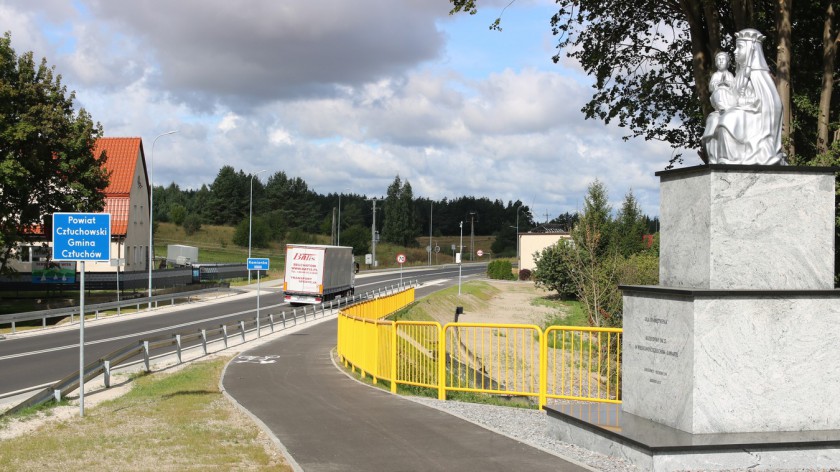 Kto zapłacił za pomnik Matki Boskiej z Zamartego przy drodze krajowej nr 25 w gminie Człuchów? FOTO
