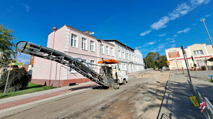 Przebudowa Placu Niepodległości w Chojnicach zostaje przedłużona. Powodem są problemy w podziemnych instalacjach