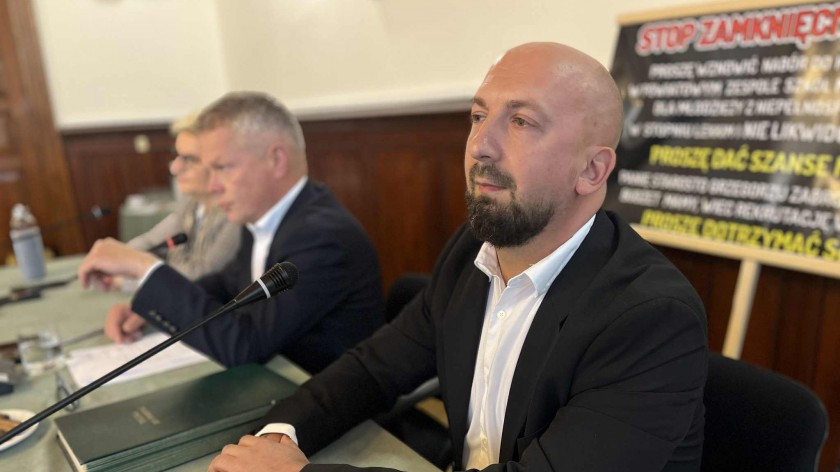 Łukasz Przybylski traci stanowisko wiceprzewodniczącego Rady Powiatu Kościerskiego