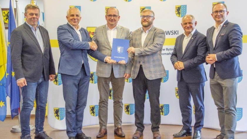 Powiat bytowski otrzymał dofinansowanie na program wsparcia dzieci, młodzieży i rodziców sprawujących pieczę zastępczą