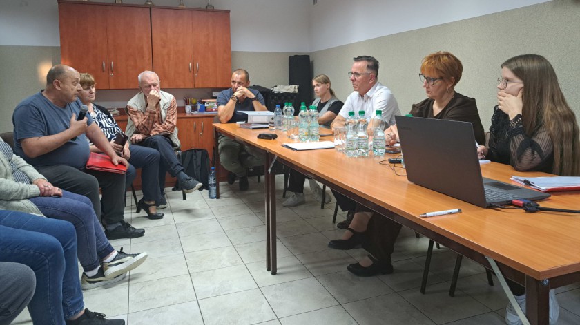 Mieszkańcy Pawłówka w gminie Przechlewo przeciw nowym chlewniom. Emocje na spotkaniu z potencjalnym inwestorem FOTO