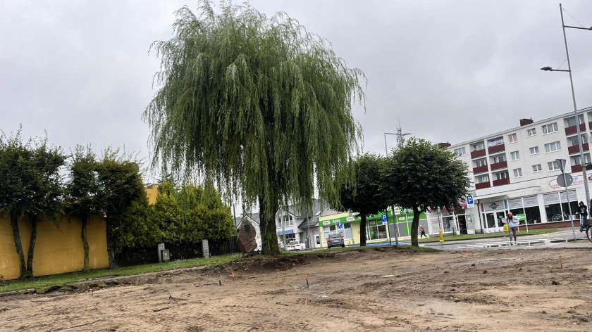 Rozpoczęła się rewitalizacja skweru Skweru Sanary-Sur-Mer w Kościerzynie