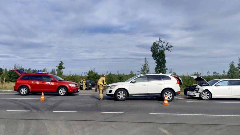 Zderzenie dwóch aut w okolicach Jeziorek w gminie Chojnice. Jedna osoba trafiła do szpitala AKTUALIZACJA