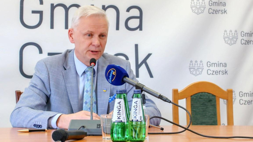 Burmistrz Czerska złożył zawiadomienie w sprawie swojego poprzednika. Chodzi o podejrzenie przekroczenia uprawnień
