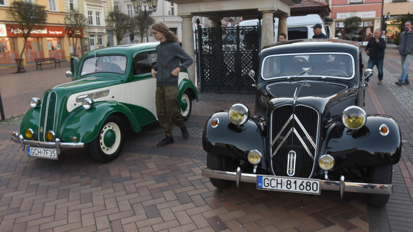 Automobilklub Chojnicki zakończył sezon zlotów. Perełki zjechały na Stary Rynek FOTO