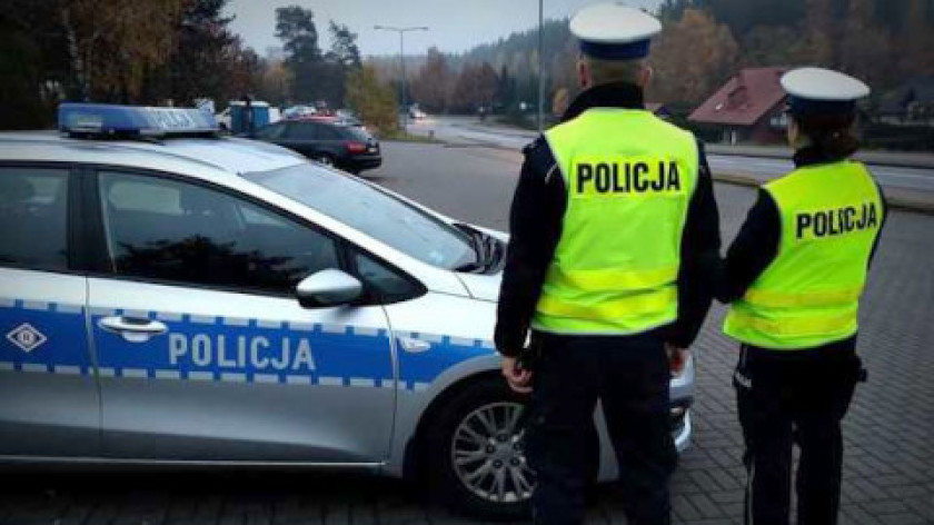 Policjanci w powiecie bytowskim przygotowani na Wszystkich Świętych. Będzie więcej patroli na drogach i przy cmentarzach