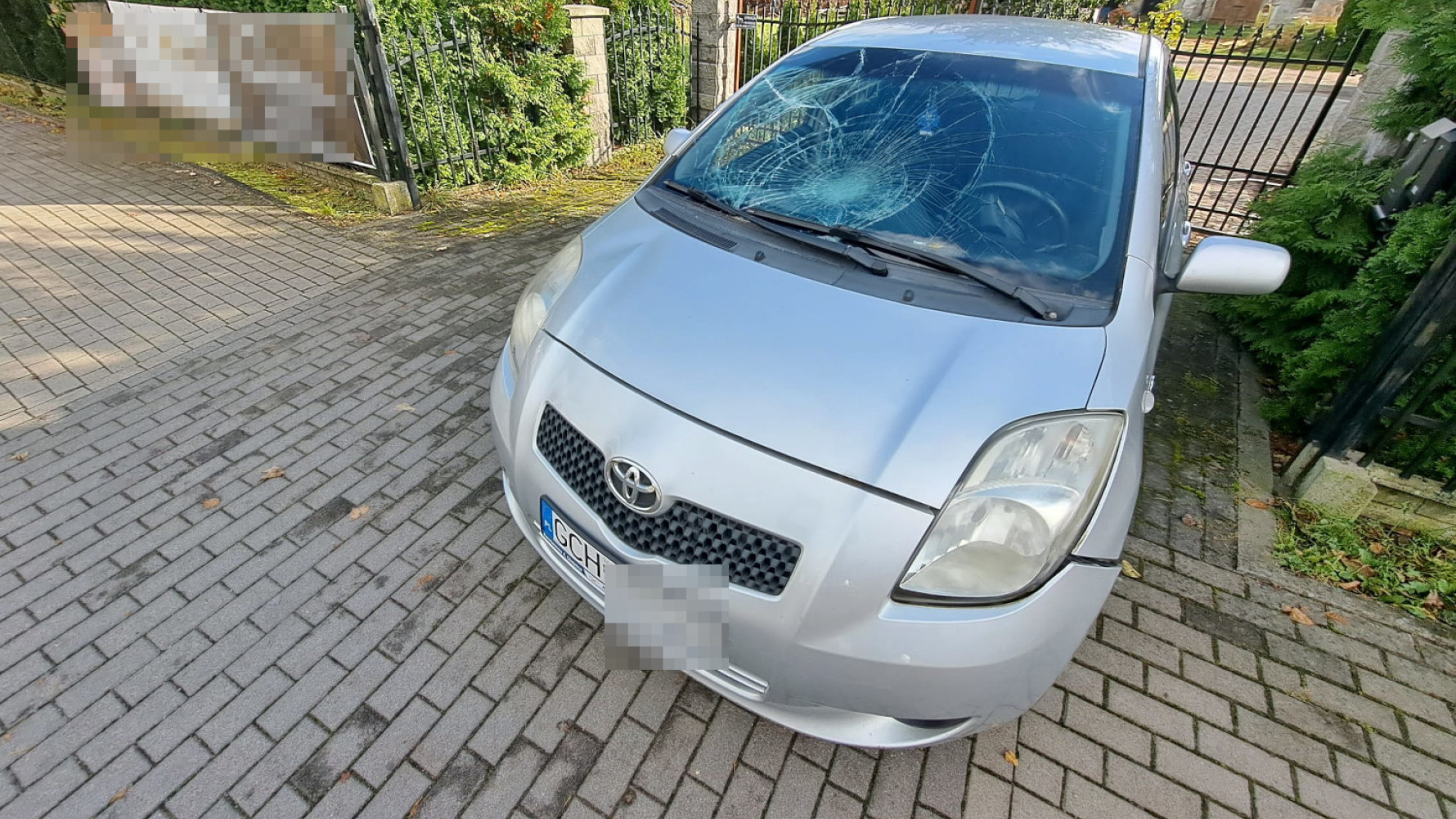 Zderzenie auta z hulajnogą na ulicy Sępoleńskiej w Chojnicach. Szczęśliwie obyło się bez obrażeń