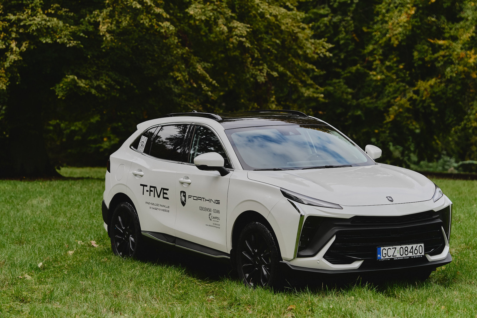 Nowy salon Forthing w Sieroczynie - samochody, kt&oacute;re zaskakują