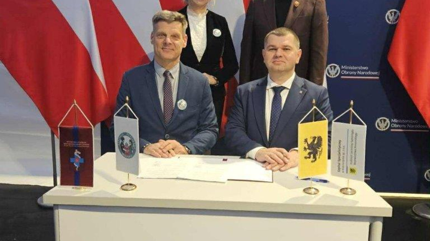 Szpital Specjalistyczny w Kościerzynie będzie leczył żołnierzy. Plac&oacute;wka dołączyła do programu "Szpitale Przyjazne Wojsku"