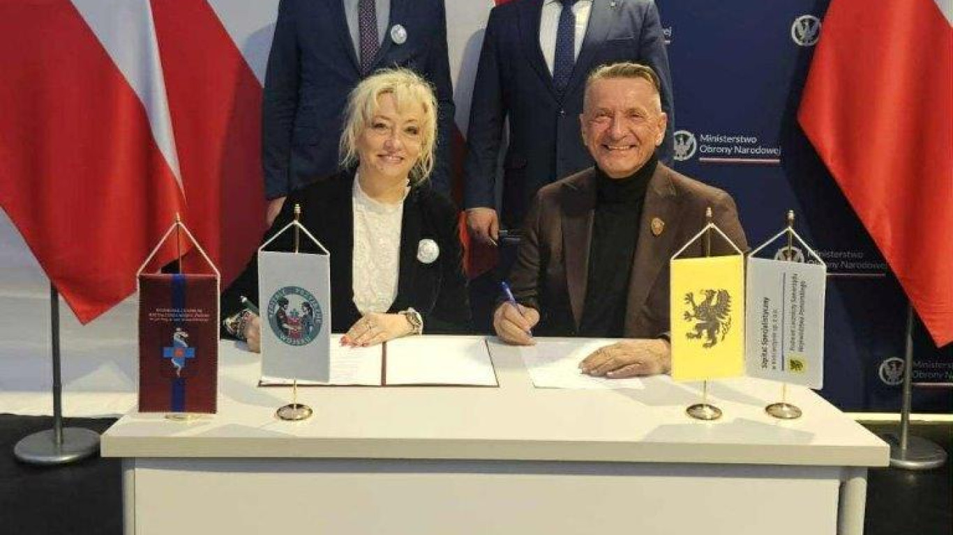 Szpital Specjalistyczny w Kościerzynie będzie leczył żołnierzy. Plac&oacute;wka dołączyła do programu "Szpitale Przyjazne Wojsku"