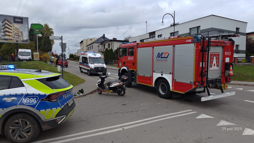 Kolizja w Chojnicach. Motorower zderzył się z autem osobowym