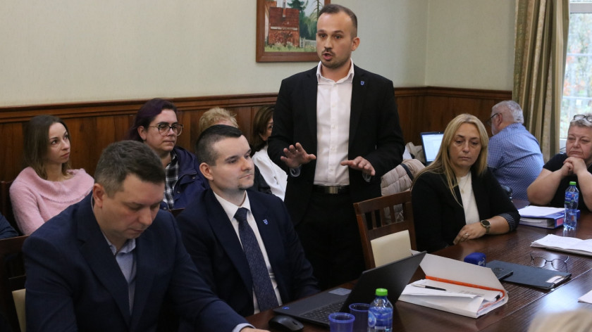 Podopieczni i pracownicy bronią Centrum Wsparcia Rodziny i Dziecka w Czarnem. Decyzja radnych w sprawie likwidacji została odłożona REPORTAŻ
